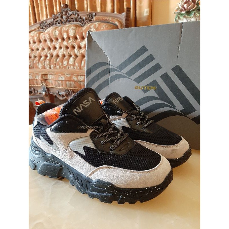 Guteninc x nasa jericho moon shadow