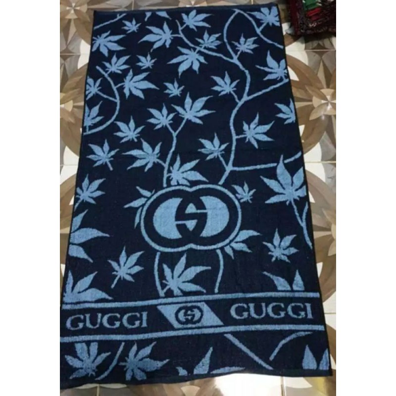 Handuk Gucci motif jumbo