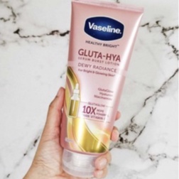 [ UKURAN BESAR ] Vaseline Gluta Hya Body Serum Lotion Pemutih Kulit Dewy Radiance 330ml Pencerah Kulit 330 ml Pelembab Pelembut Pencerah