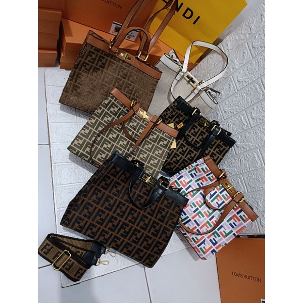 tas fashion tote Fendi peekaboo  kanvas medium size 3fungsi, Fendi Tote top handle, shoulder bag.dan selempang free paperbag