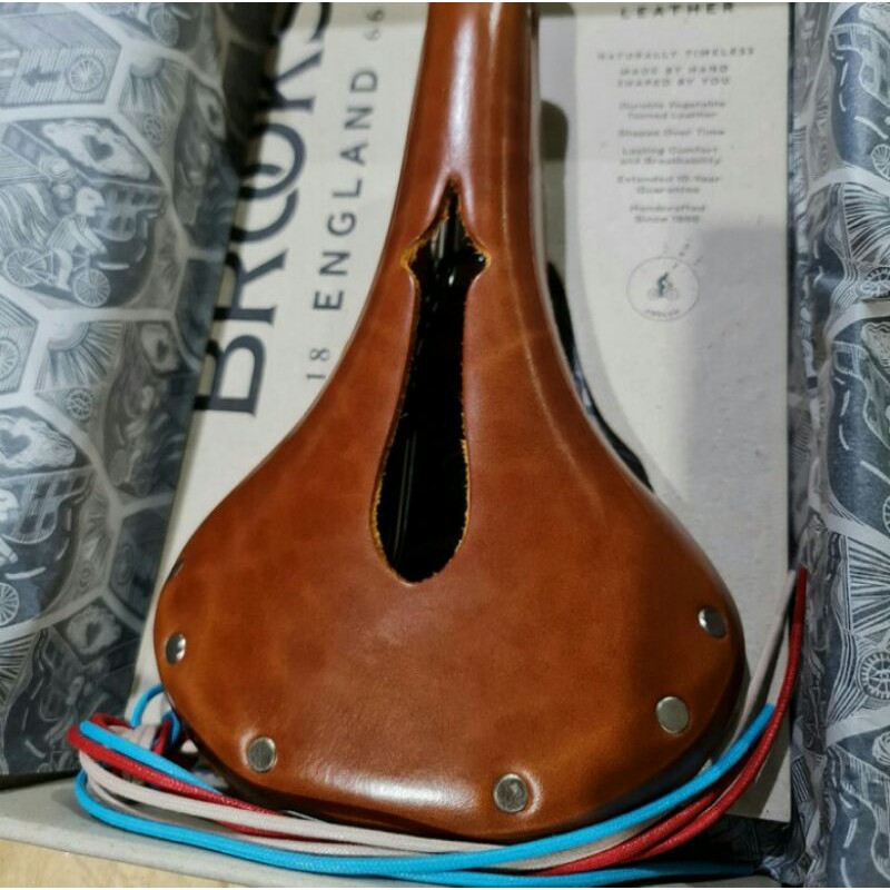 NEW sadel brooks b17 carved