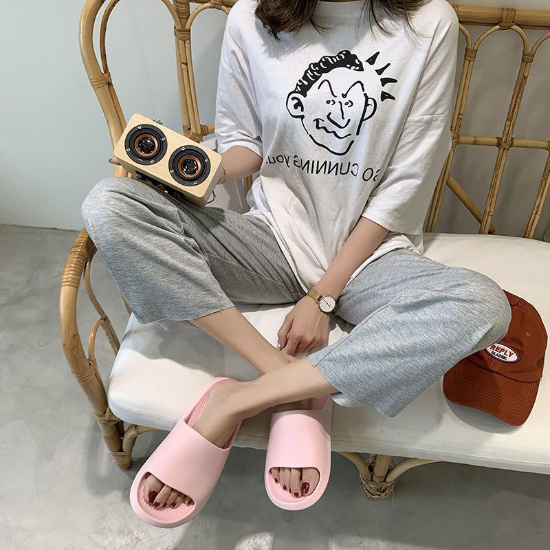 [Ready Stock] Sandal Wanita Slip On Sendal Cewek Korea Empuk  Sandal Perempuan Import Anti Slip Stiker Lucu 3D Size 36-40