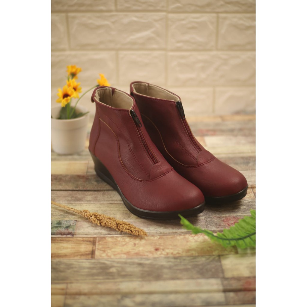 Boots Kerja Wanita / Boots Wedges Erina Premium Quality By Etnik Shoes