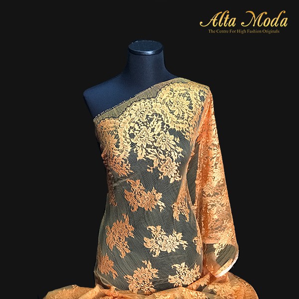 

Alta Moda Brokat Kebaya Motif Floral Tradisional Oranye