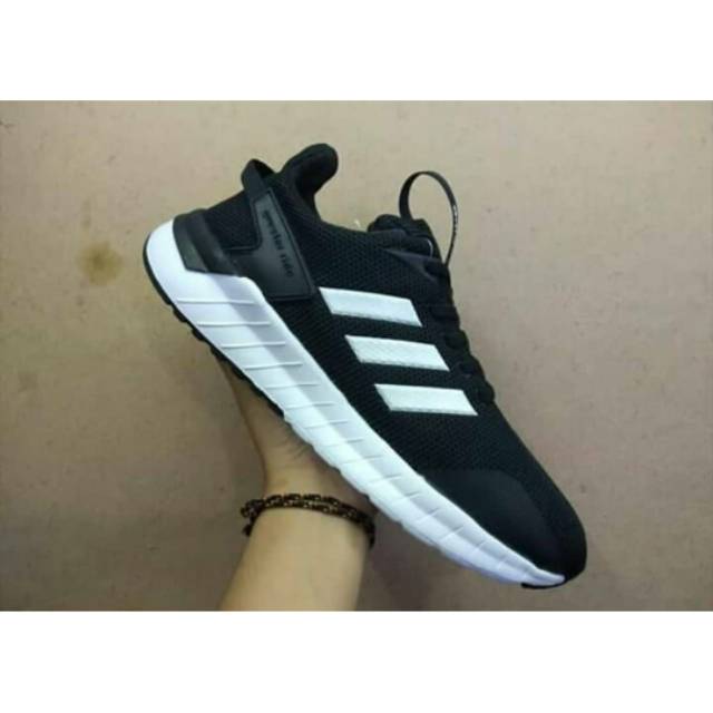 Adidas Questar
