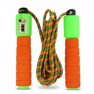 Tali skipping / skipping ropes / lompat tali