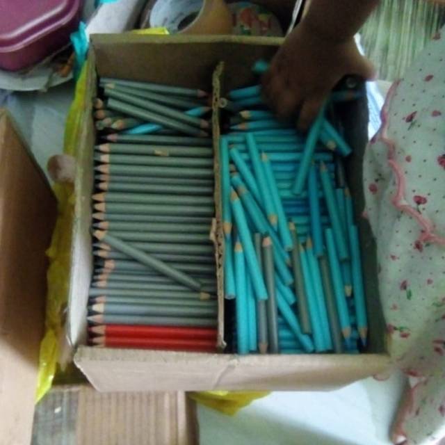

Pensil warna junior ecer dari pabrik tanpa kemasan