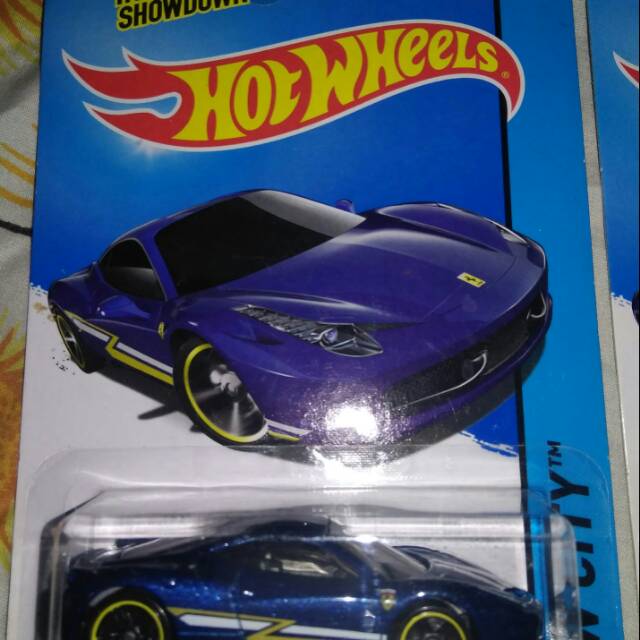 Hot wheels ferrari 458 italia biru