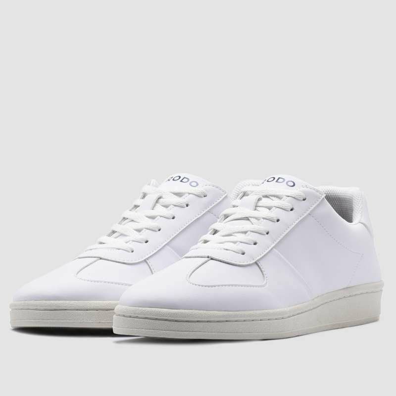 white trainers 5