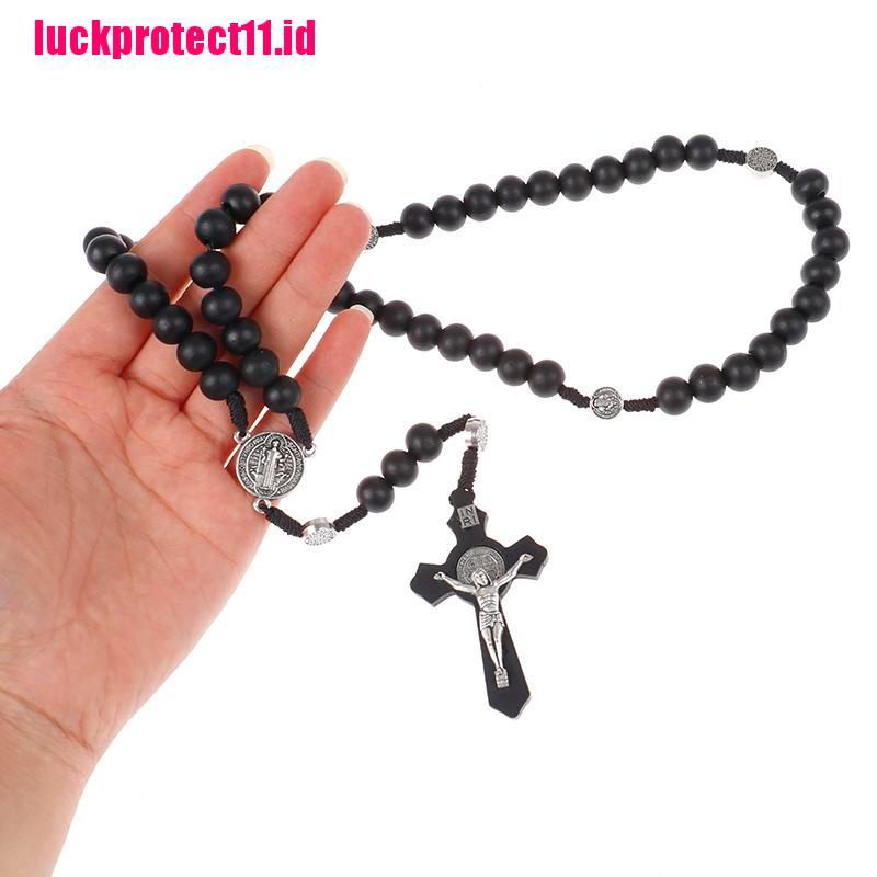 Kalung Rosario Bahan Kayu Warna Hitam Dengan Liontin Salib Yesus