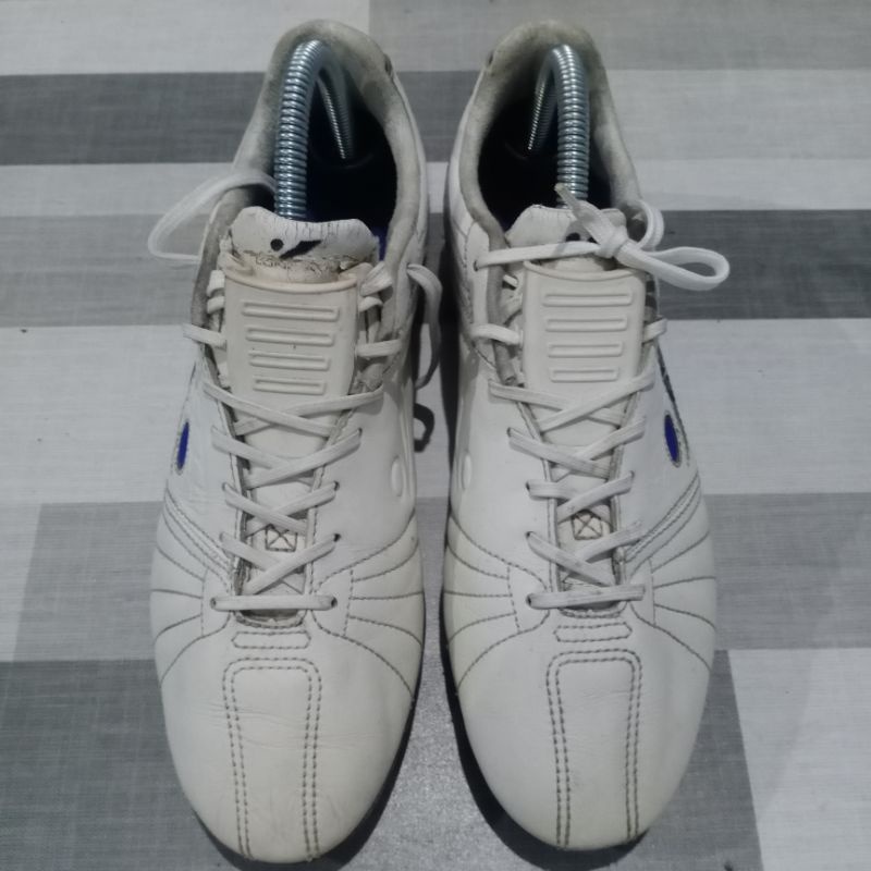 sepatu bola bekas second original