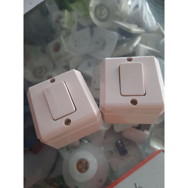 saklar single broco kayu papan cream