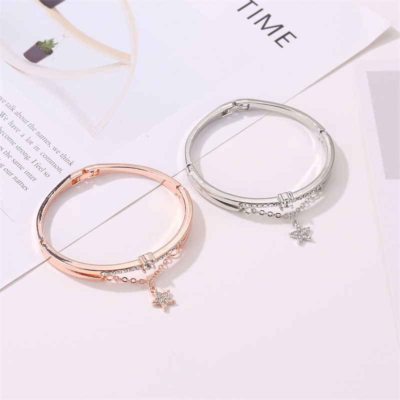 Perhiasan Gelang Tangan Rose Gold Wanita Hias Liontin Bintang Zircon Gaya Korea Untuk Hadiah