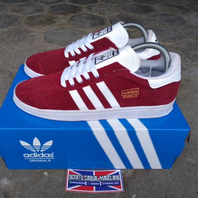 Sepatu Casual Adidas Gazelle Maroon White