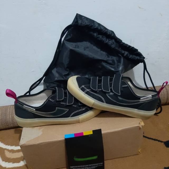 Compass x the genjots black ukuran 40