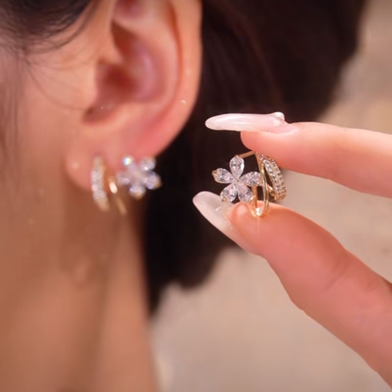 Anting Tusuk Bentuk U Desain Bunga Hias Zircon Gaya Simple Untuk Wanita