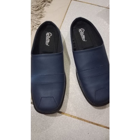 Dr. Kevin Sepatu Sandal