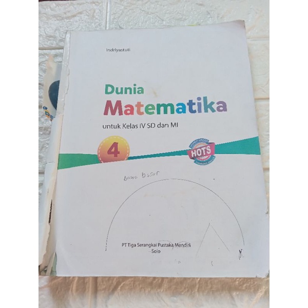 

BUKU MATEMATIKA KELAS 4SD BUKU BEKAS MINUS SAMPUL DEPAN ROBEK