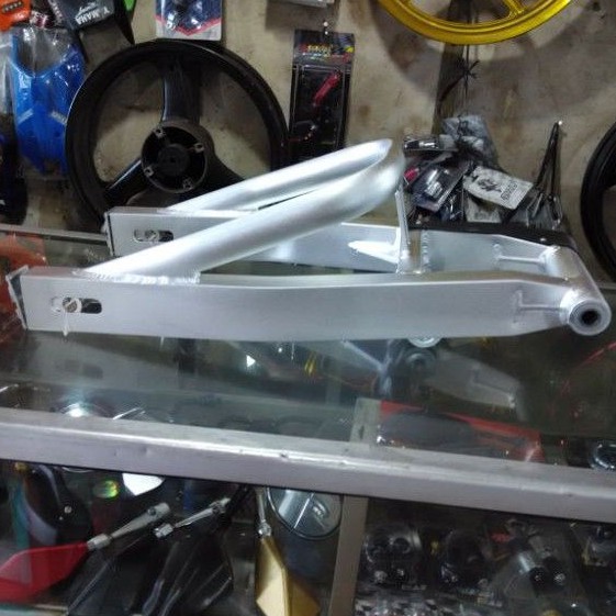 Swing Arm Rossi CBR 150R facelift k45g k45n LED Cbr 150 Swing Arm Rossi CBR 150R facelift k45g k45n LED Cbr 150