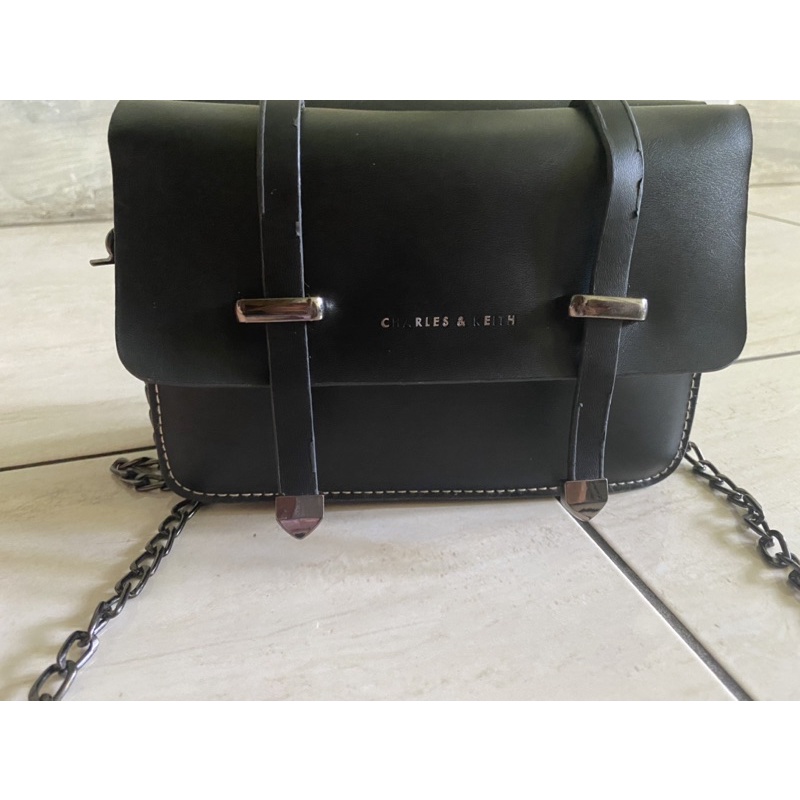 Preloved Tas Branded Charles & Keith