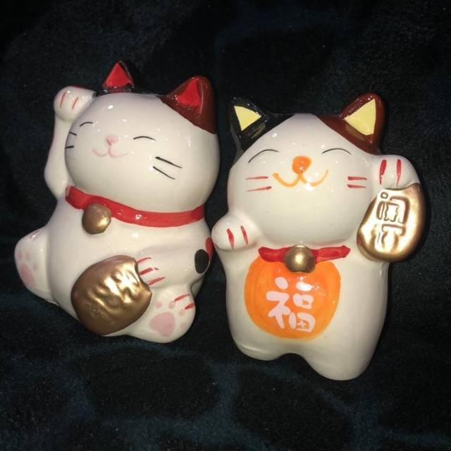 Patung kucing keramik pasangan