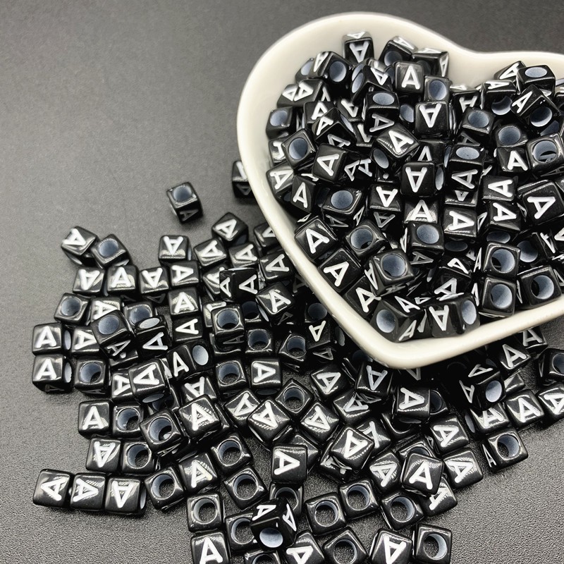 100pcs / Lot 6x6mm A, A, A, A, A, A, Square Manik-Manik Akrilik Huruf