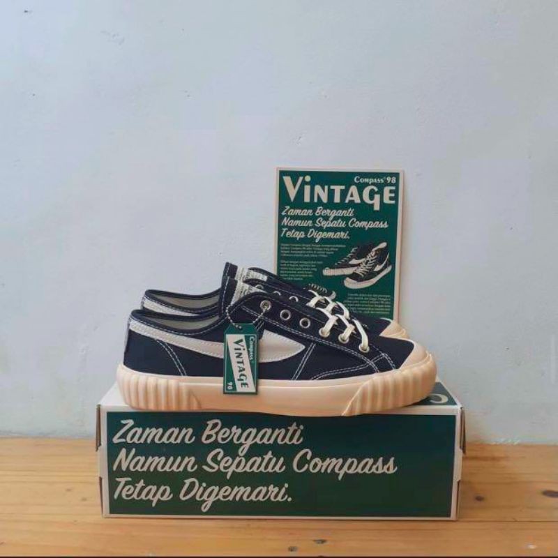 Sepatu Compass Vintage Low Black White