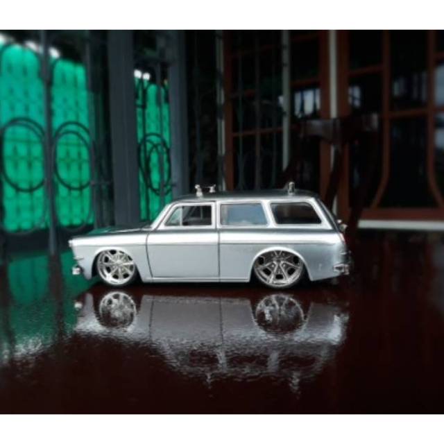 Diecast / Miniatur Mobil Jada VW / Volkswagen SquareBack Skala 24