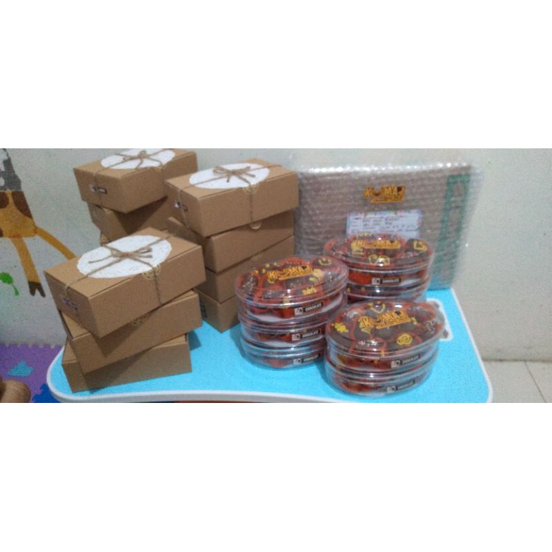 

kurma coklat KUMAU