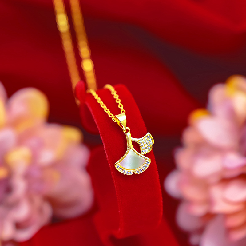Kalung Rantai Klavikula Hias Liontin Daun Ginkgo Warna Emas Untuk Wanita 916