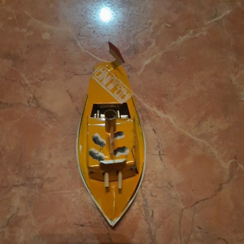 MAINAN TRADISIONAL PRAHU / PERAHU KAPAL API OTOK OTOK-Kuning