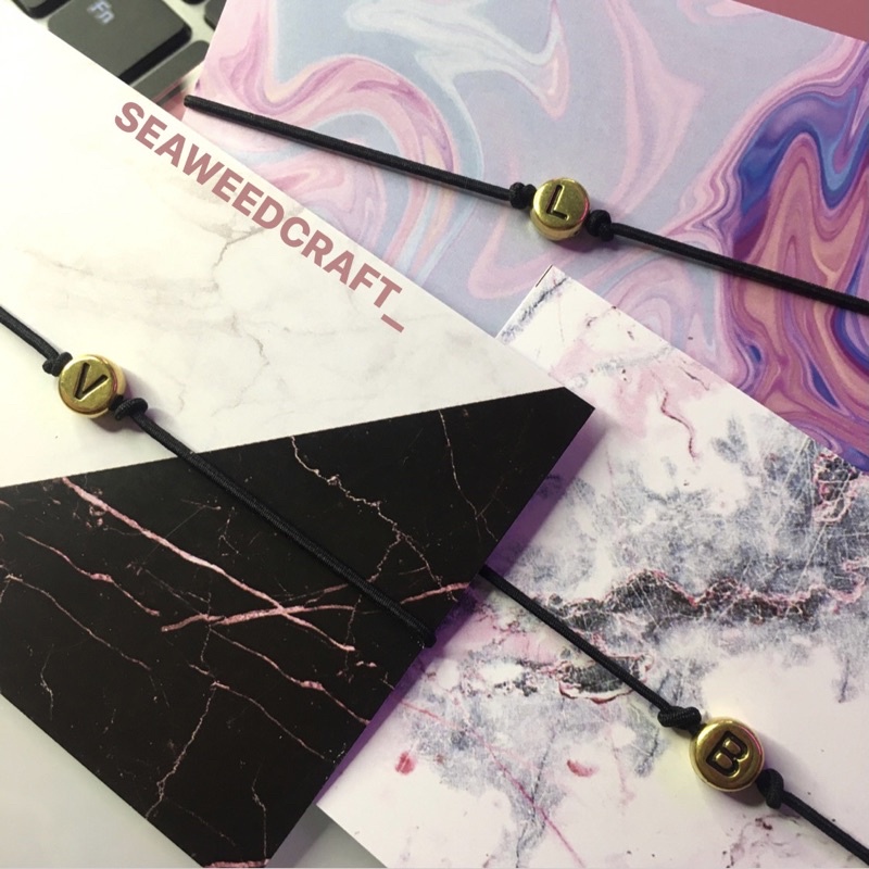 GELANG NAMA INISIAL GOLD TALI KARET 1mm