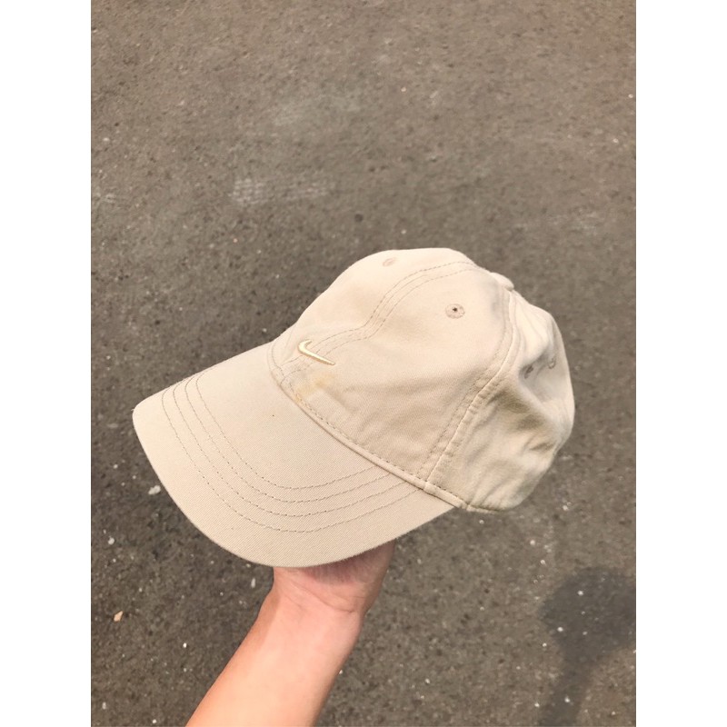 Topi Nike Coklat (thrift)