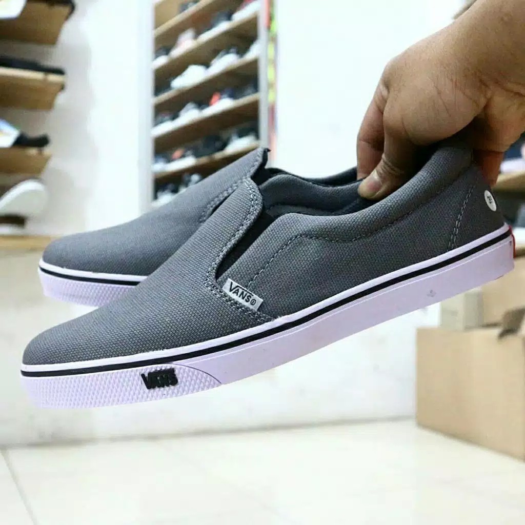 SEPATU SLIP ON PRIA  BISA COD ABU ABU GREY BAHAN KANVAS SOL KARET MURAH