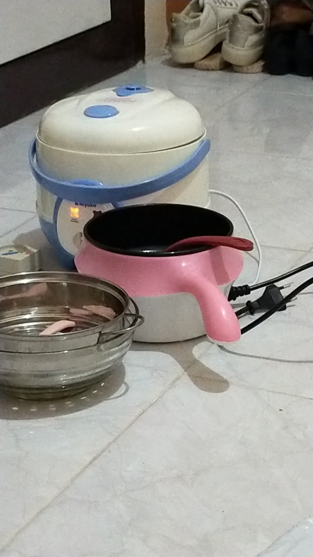 Parutan + Pisau + Talenan + Peeler + Gunting 5in1