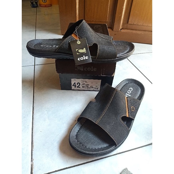 Sandal pria Cole