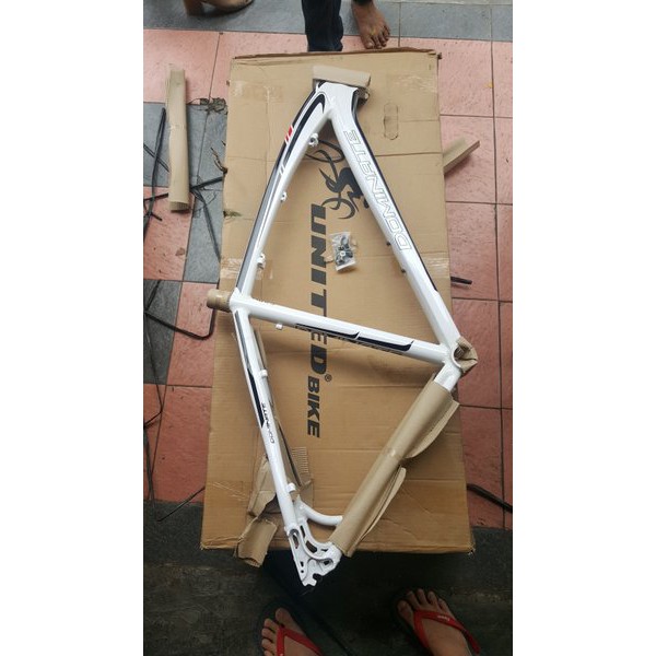 NEW  Frame Dominate 088 size L