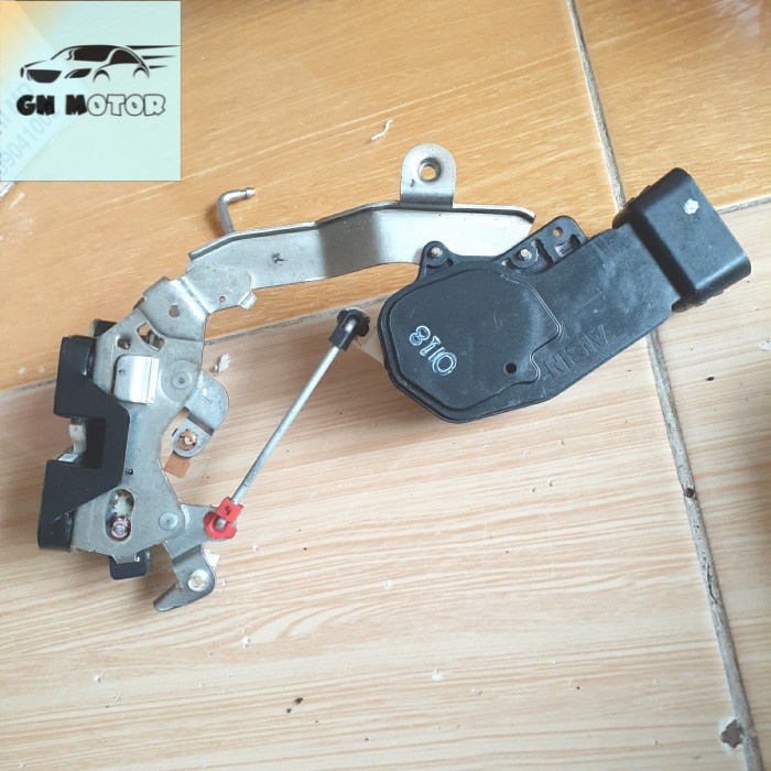 [GNMotor} door lock pintu belakang kiri daihatsu taruna ori murah