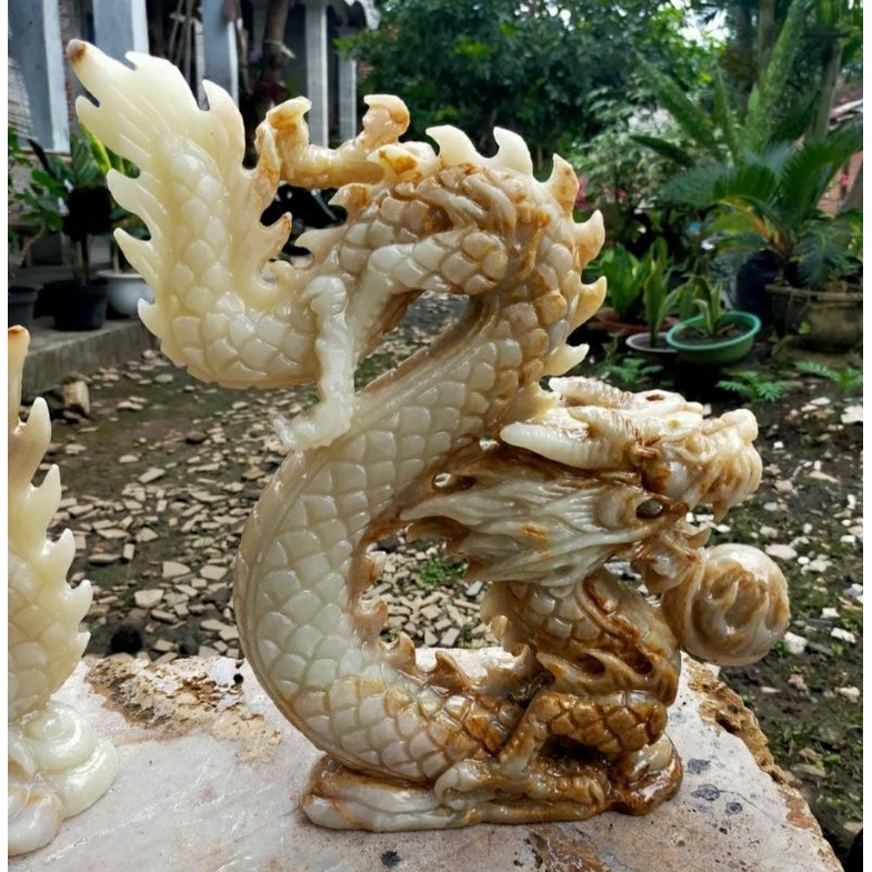 Patung Naga Batu Onyx Alam