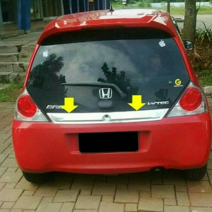 Trunklid List Bagasi Belakang Brio Lama Chrome