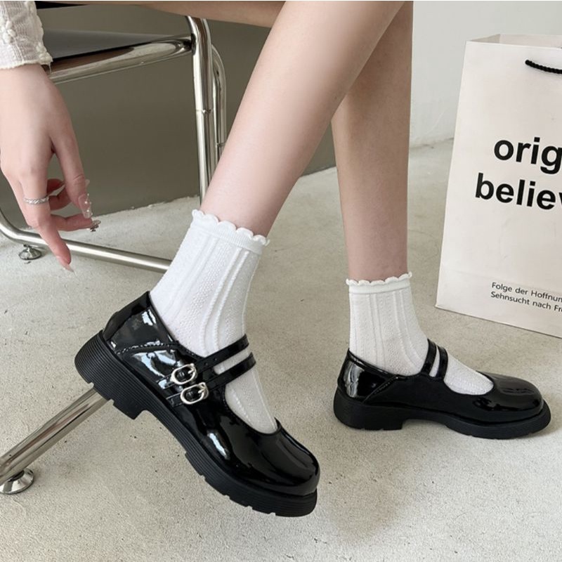 Sepatu Wanita Loafers / Docmart Flat terbaru import Premium Quality 8045 Mary Janes Platform Shoes Gesper Hitam Glosy Sepatu Sekolah Remaja Perempuan/cewek Gaya Korea 005 Viral Kekinian Bisa Cod