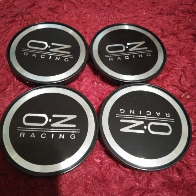 Dop center velg OZ Racing. Variasi datar diameter 7cm