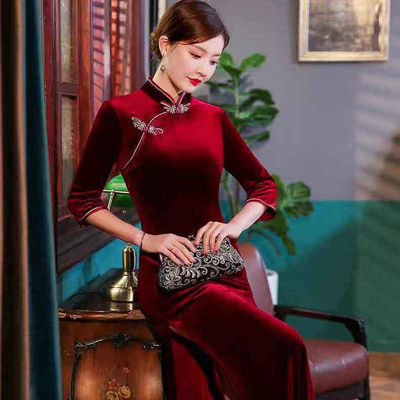 Golden velvet cheongsam skirt length section Chinese style daily show large solid color cheongsam dr