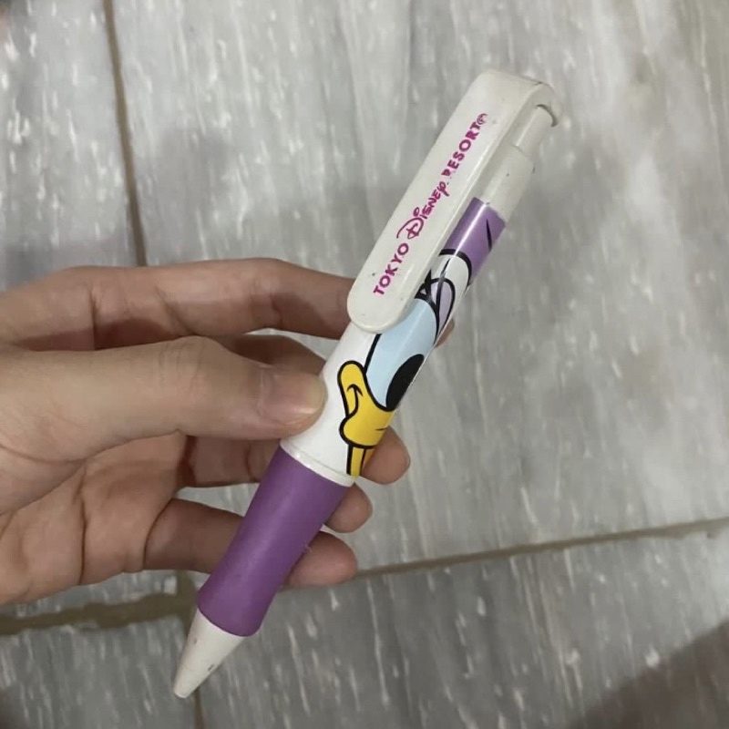 

Pen Disney Resort Daisy (preloved)