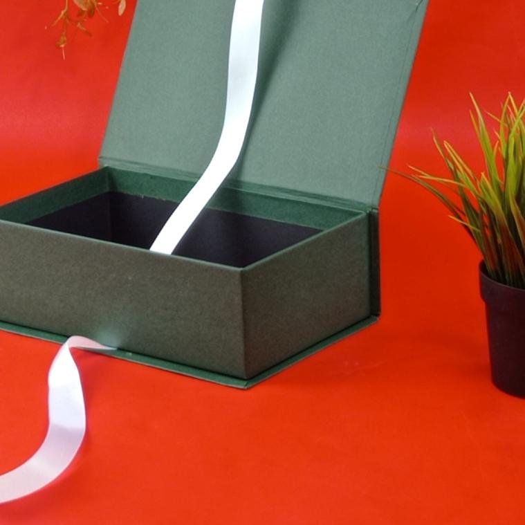 

BOX HAMPER - HARDBOX - KOTAK KADO - ukuran 25 cm x 15 cm x 8 cm