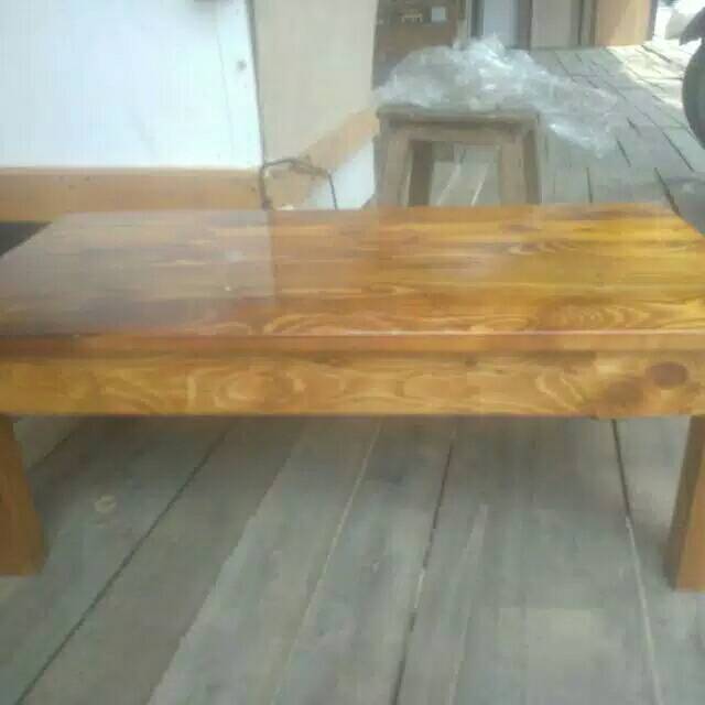 Meja lesehan warna kayu mahoni 80 X 80 X 35