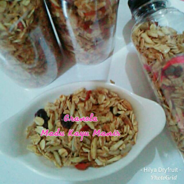 

Hilya Dryfruit Homemade Granola Madu Kayu Manis 100gr