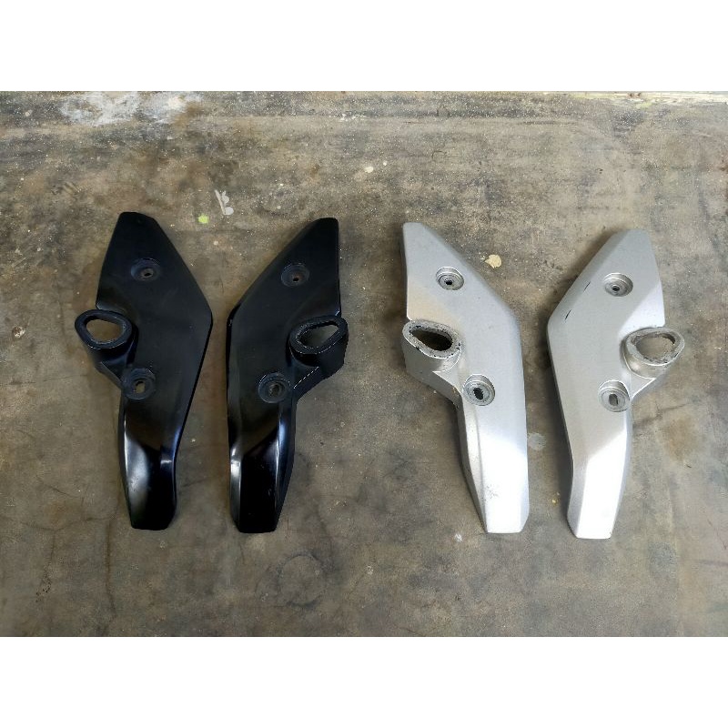 Cover Breket Kupingan Lampu Depan Yamaha Byson Karbu Original Bekas Copotan Motor Second 2nd