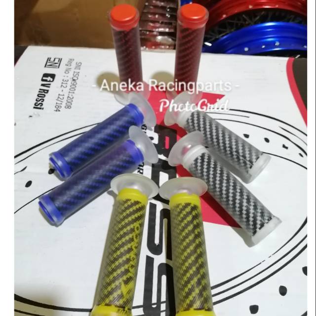 Handgrip kitaco karbon ulir bulu / busa stang kitaco bulu karbon / karet gas kicato karbon bulu