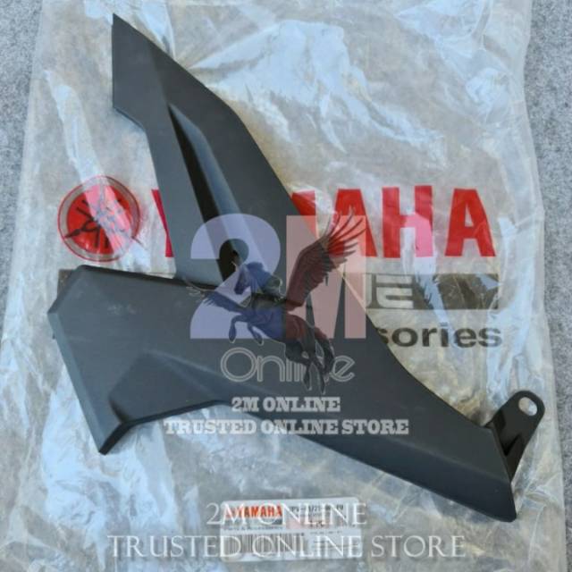 COVER SIDE SAMBUNGAN BODY SAMPING KANAN BAWAH MX KING HITAM ORI YGP 2PV-F1721-00-P0